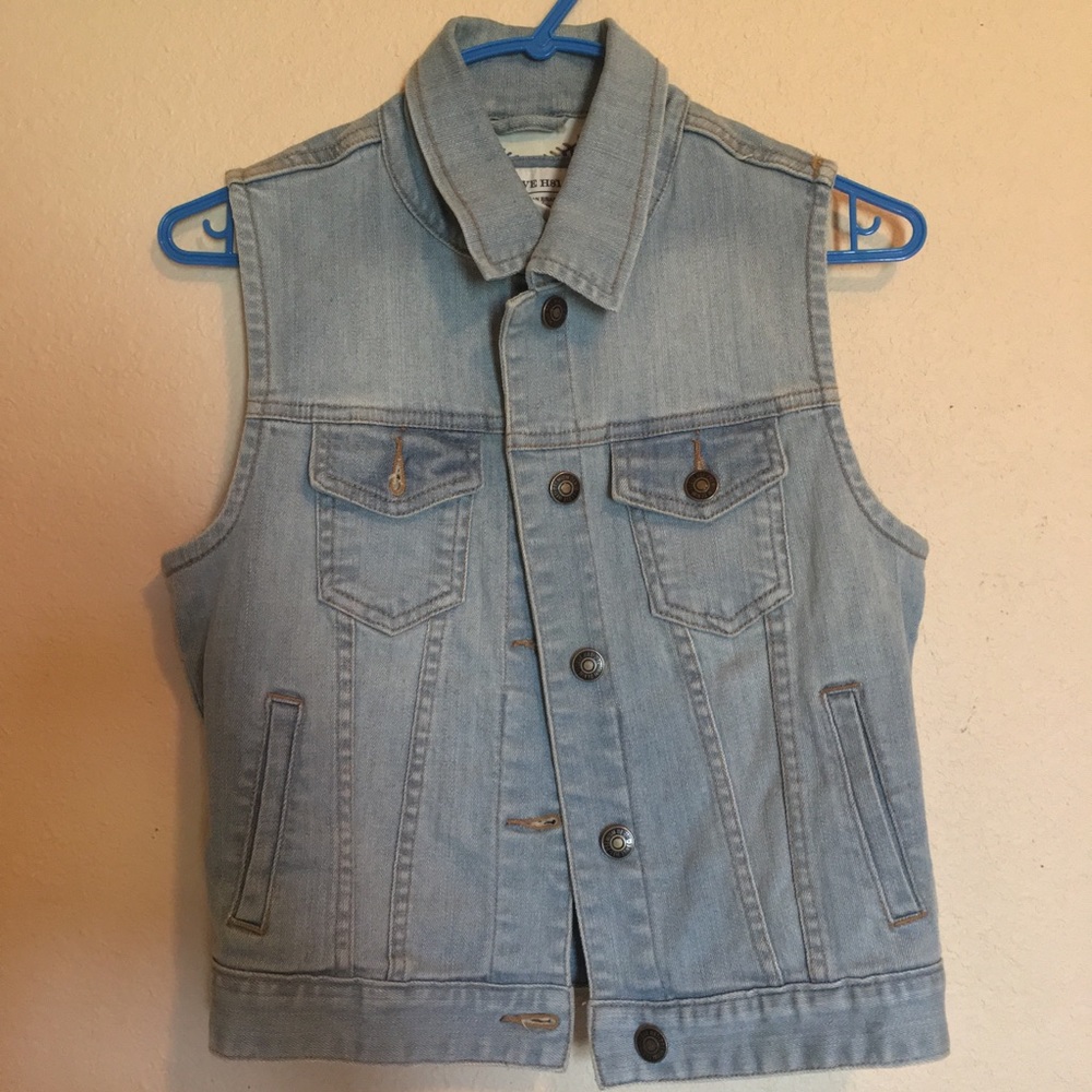 ✨Forever 21 Denim Vest Jacket (S)✨